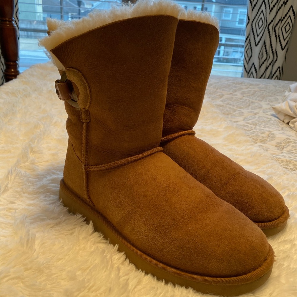 UGG “Nash Genuine Shearling” Boots Sz 8